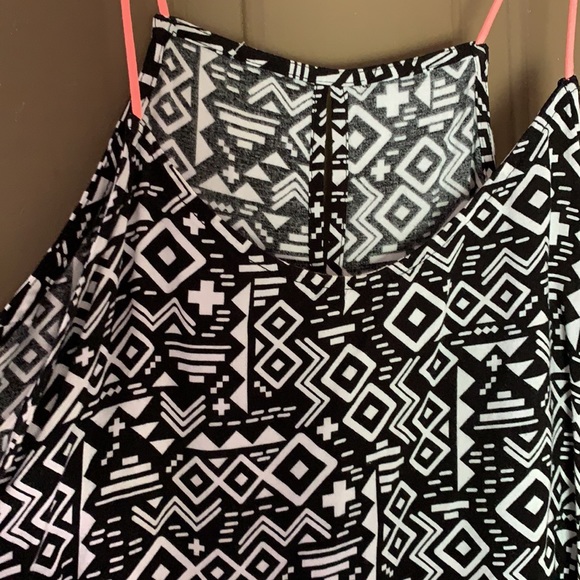 Aztec Design Tank - Picture 3 of 3